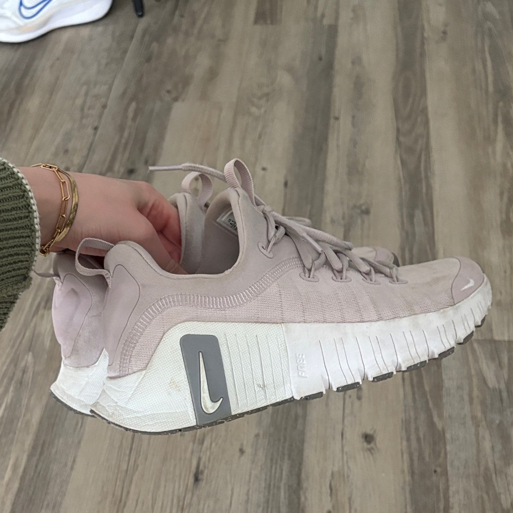 Nike Women's Light pink metcon